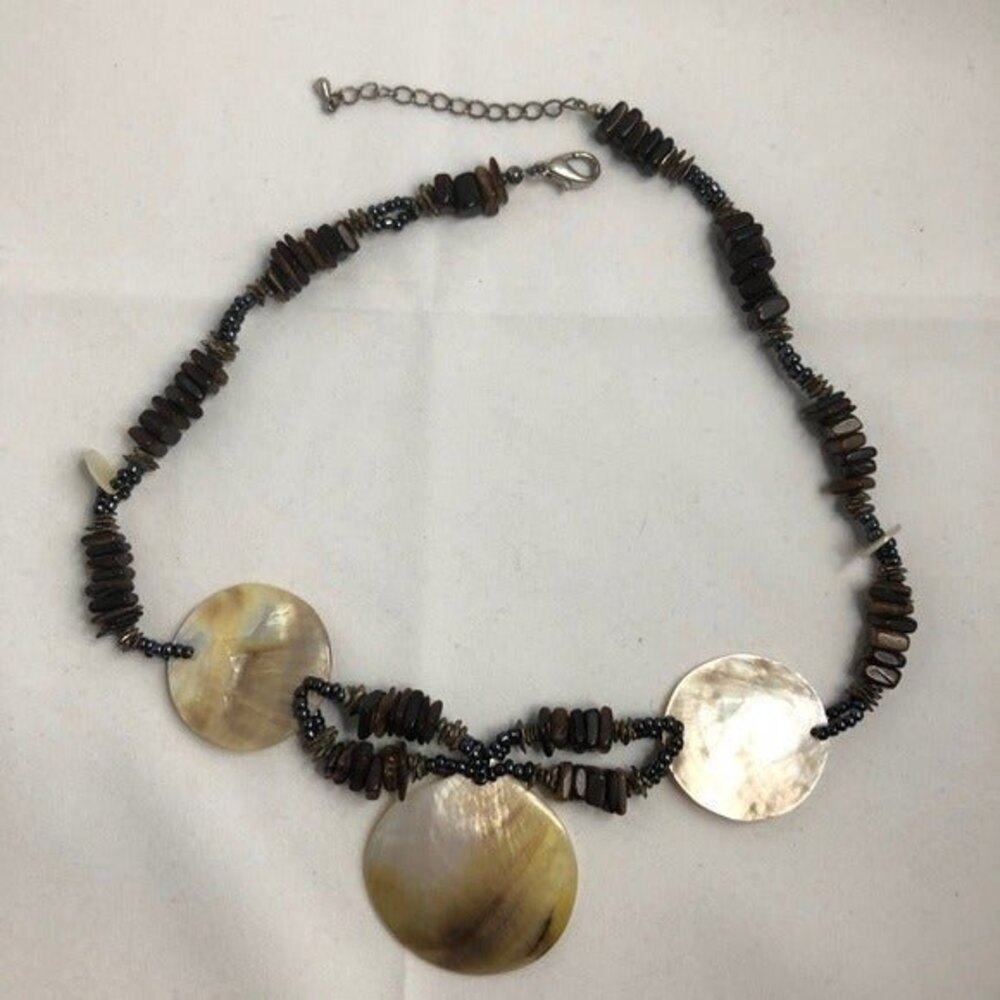 Shell Chip Stone Pendant Necklace